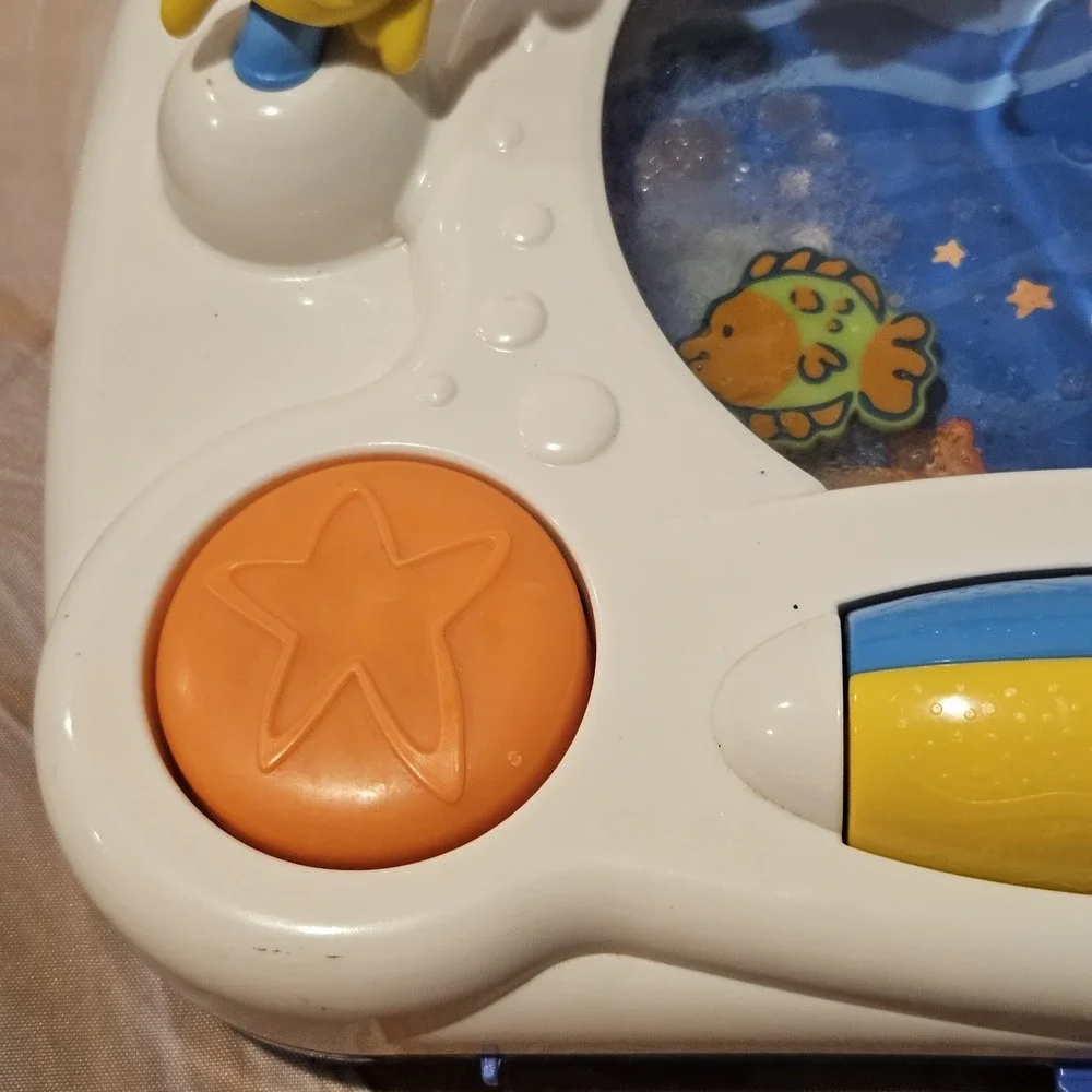 Vintage 2004 Fisher Price Ocean Wonders Aquarium Activity Toy Tested Works